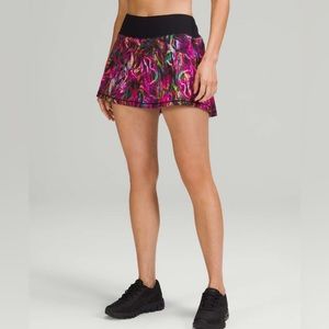 Lululemon Pace Rival Mid Rise Skirt
Hyper Flow Pink Multi / Black 4